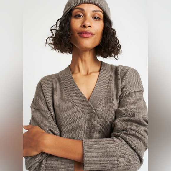 Kit & Ace Women's Chunky Merino Sweater Dress in Black - Picture 9 of 12